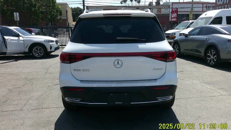 2023 Mercedes-Benz GLB 300 Electric - 2년된 전기차, 26880 마일 주행, 완전 새차 같음. 가격 $29,500's thumbnail