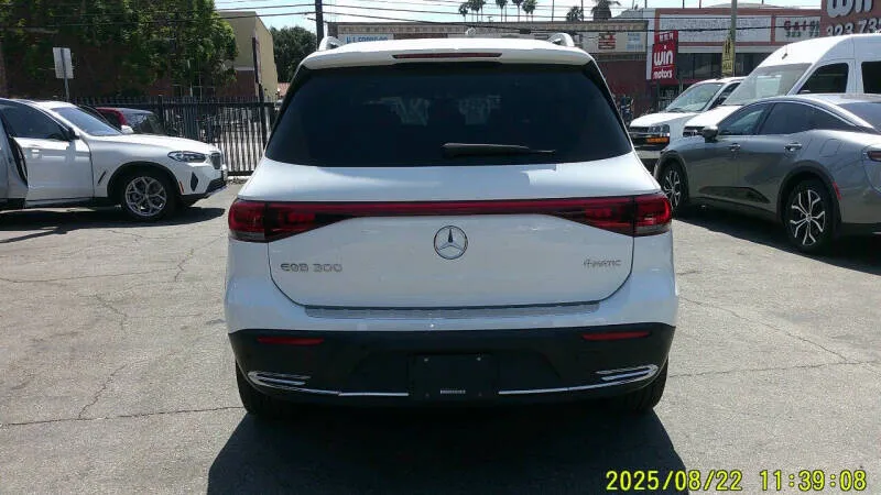 2023 Mercedes-Benz GLB 300 Electric - 2년된 전기차, 26880 마일 주행, 완전 새차 같음. 가격 $29,500's thumbnail