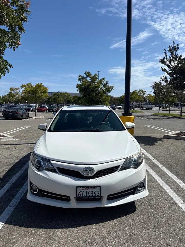 2012 Toyota Camry - 2012 toyota camry clean title 네고 가능