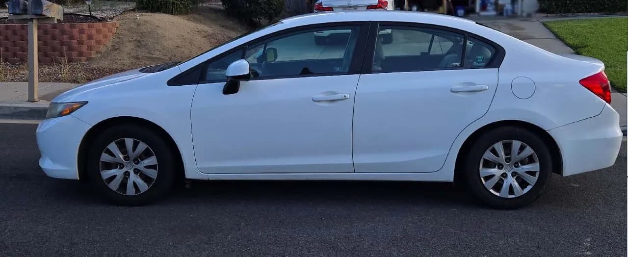 2012 Honda CIVIC - 믿기 어려울 정도로 상태 좋음