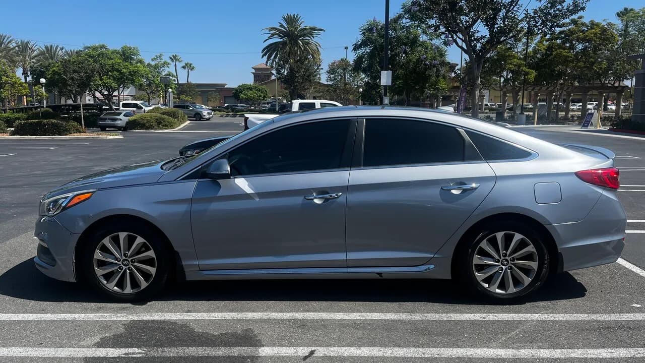 2017 Hyundai Sonata Sport 2T Sedan 4D - 낮은 마일, 세컨오너, 스마트키2개, 실내 깨끗, 썬루프, 애플카플레이, 후방카메라