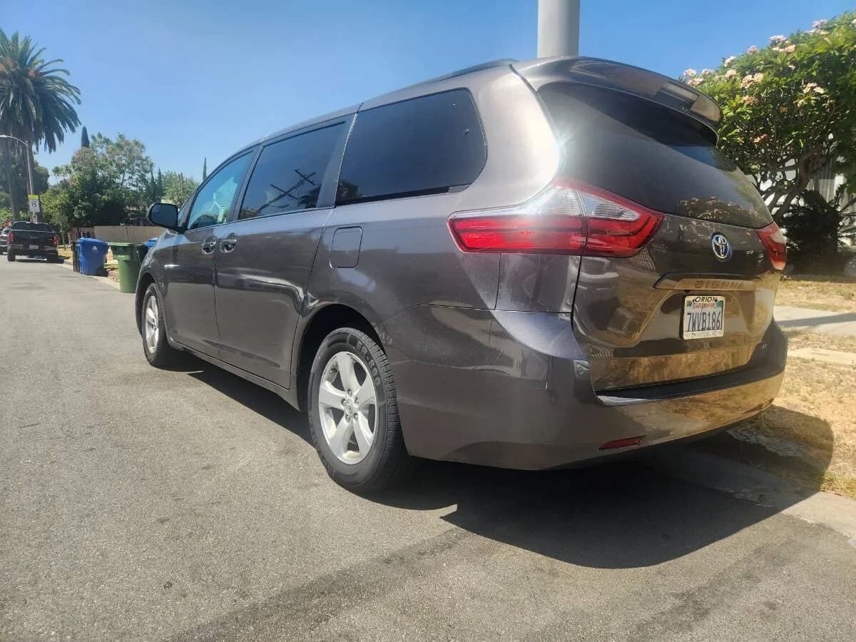 2017 Toyota SIENNA LE - 2017 도요타 시애나 LE