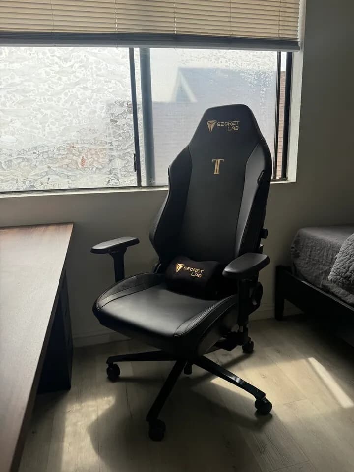 Gaming chair
					가구
					Ktown