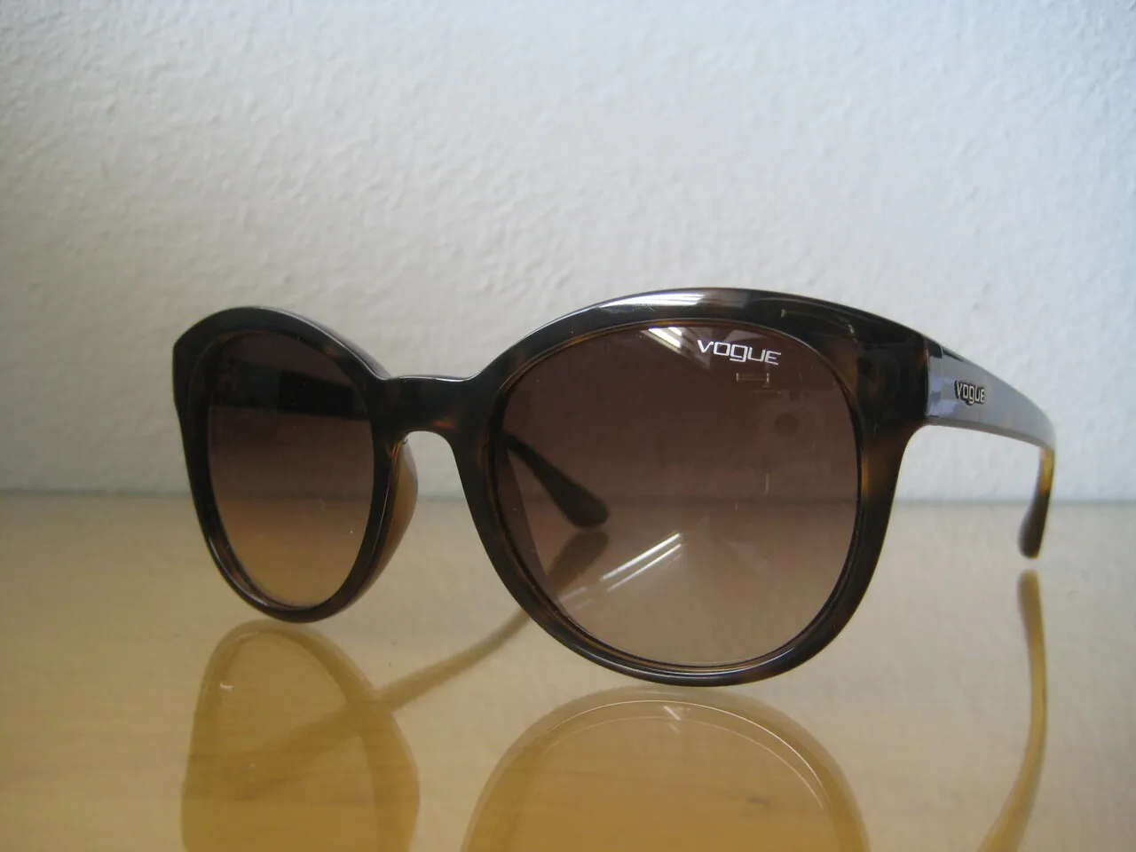 처분세일 이태리 고급 보그 Italy Vogue Sunglasses 여성용 새거
					의류/패션
					Norwalk