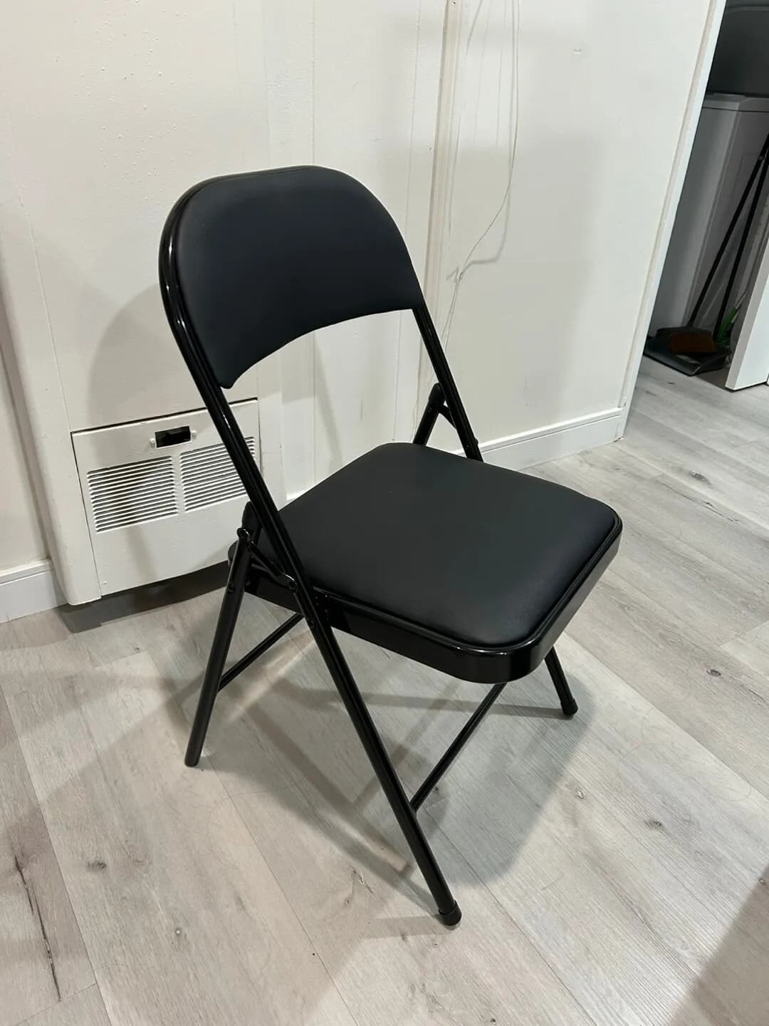 접이식 의자 - Foldable Chairs (1개 $15, 16개 있씁니다)
					가구
					Los Angeles