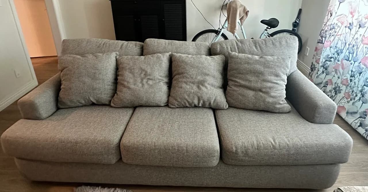 sofa couch
					무빙세일
					Korea Town