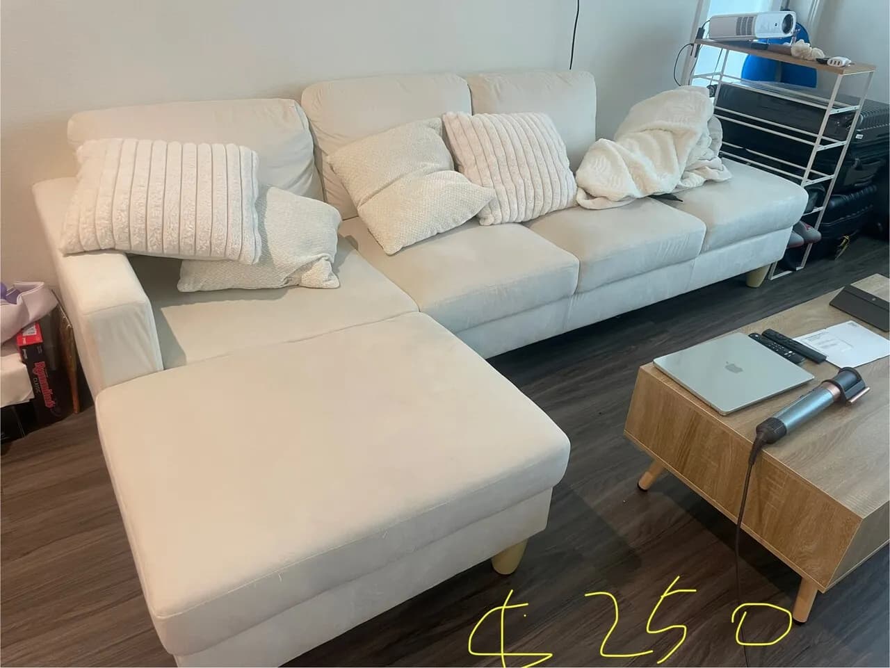 화이트 소파 white sofa 102 1년 미만 사용
					가구
					Placentia