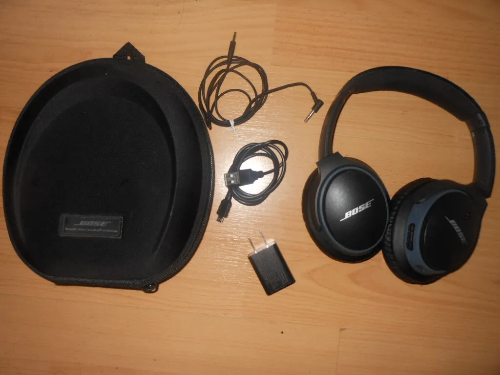 Bose AE2 Soundlink Around-Ear Wireless Headphones
					전자/가전
					Los Angeles