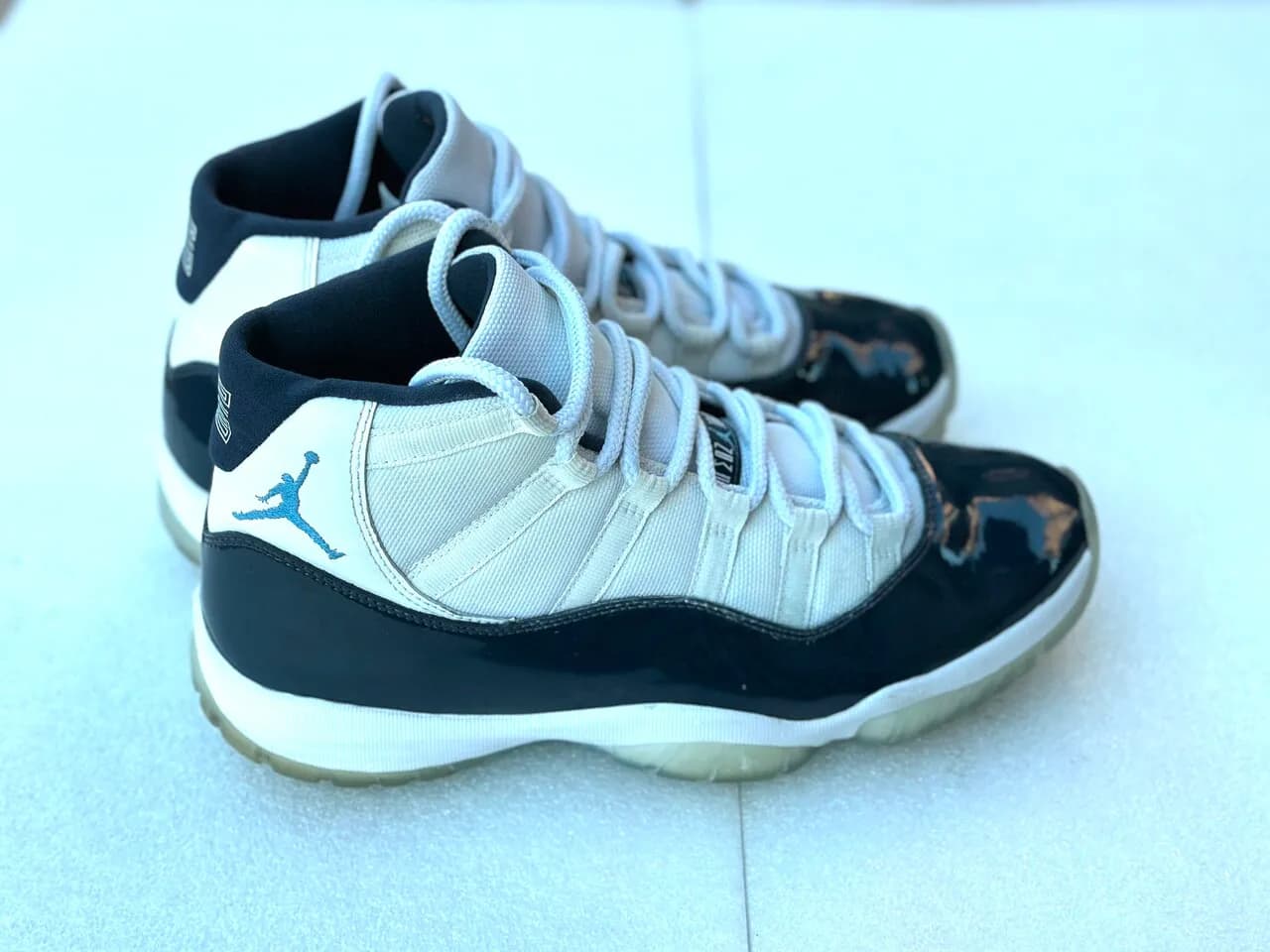 에어조던 JORDAN 11 RETRO UNC WIN LIKE 82
					의류/패션
					Los Angeles.fullerton