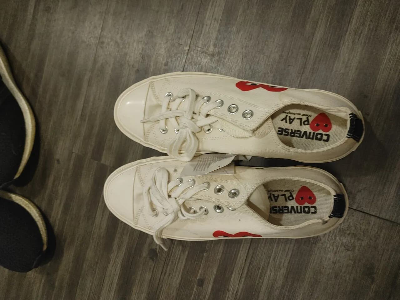 cdg 꼼데 운동화 새것
					무빙세일
					Los Angeles