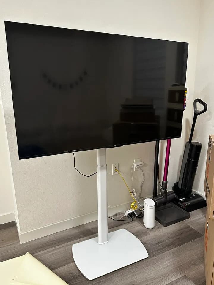 귀국세일) TV(티비)+스탠드 판매합니다.
					전자/가전
					Los Angeles