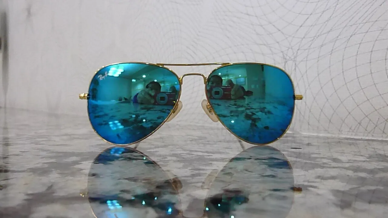 NEW-이태리-레이밴-GOLD/BLUE MIRROR LENS -58 MM
					의류/패션
					Los Angeles