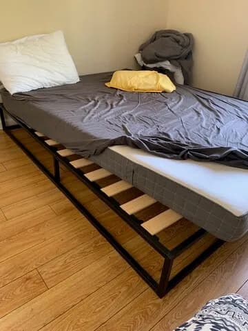 침대 새것, 중고 디자인 다양합니다
					무빙세일
					Los Angeles