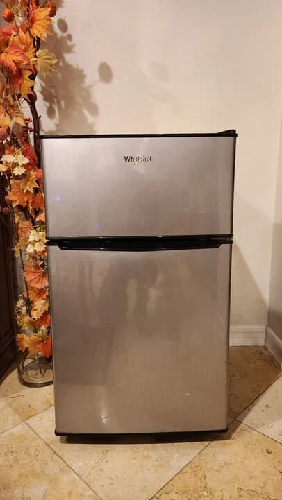 냉장고 small refrigerator
					전자/가전
					Fullertom
