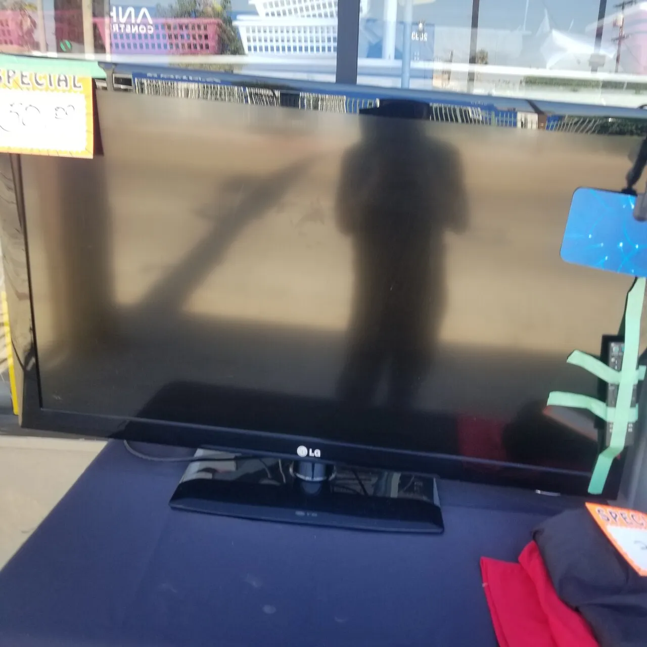 LG TV. 49인치 50.00에 팜니다.
					전자/가전
					Los Angeles