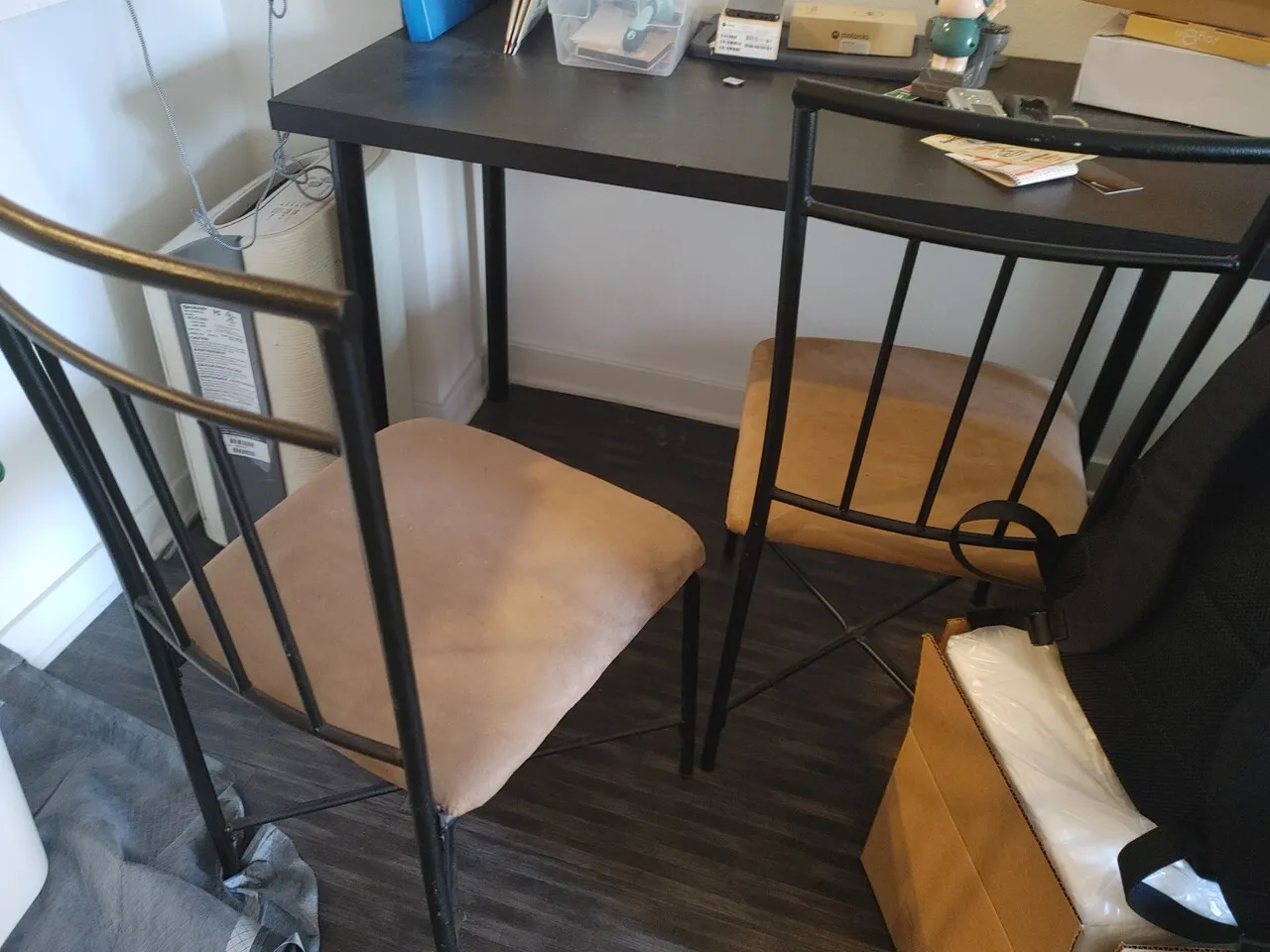 식탁 dining table + 의자
					무빙세일
					Los Angeles