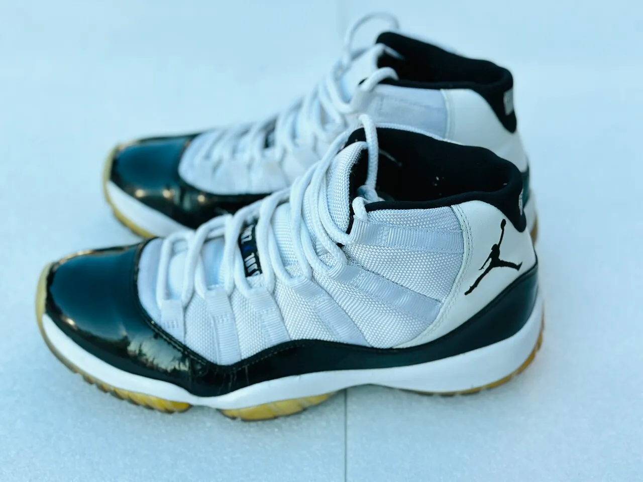 에어조던 Jordan 11 Retro Concord 2011
					의류/패션
					Los Angeles