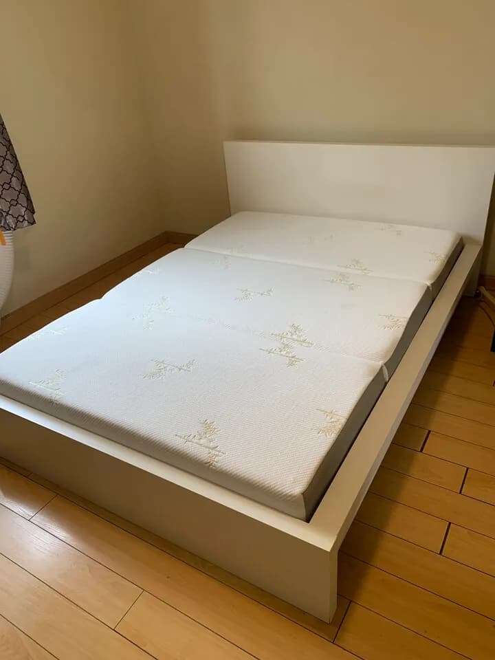 침대 새것, 중고 디자인 다양합니다
					무빙세일
					Los Angeles