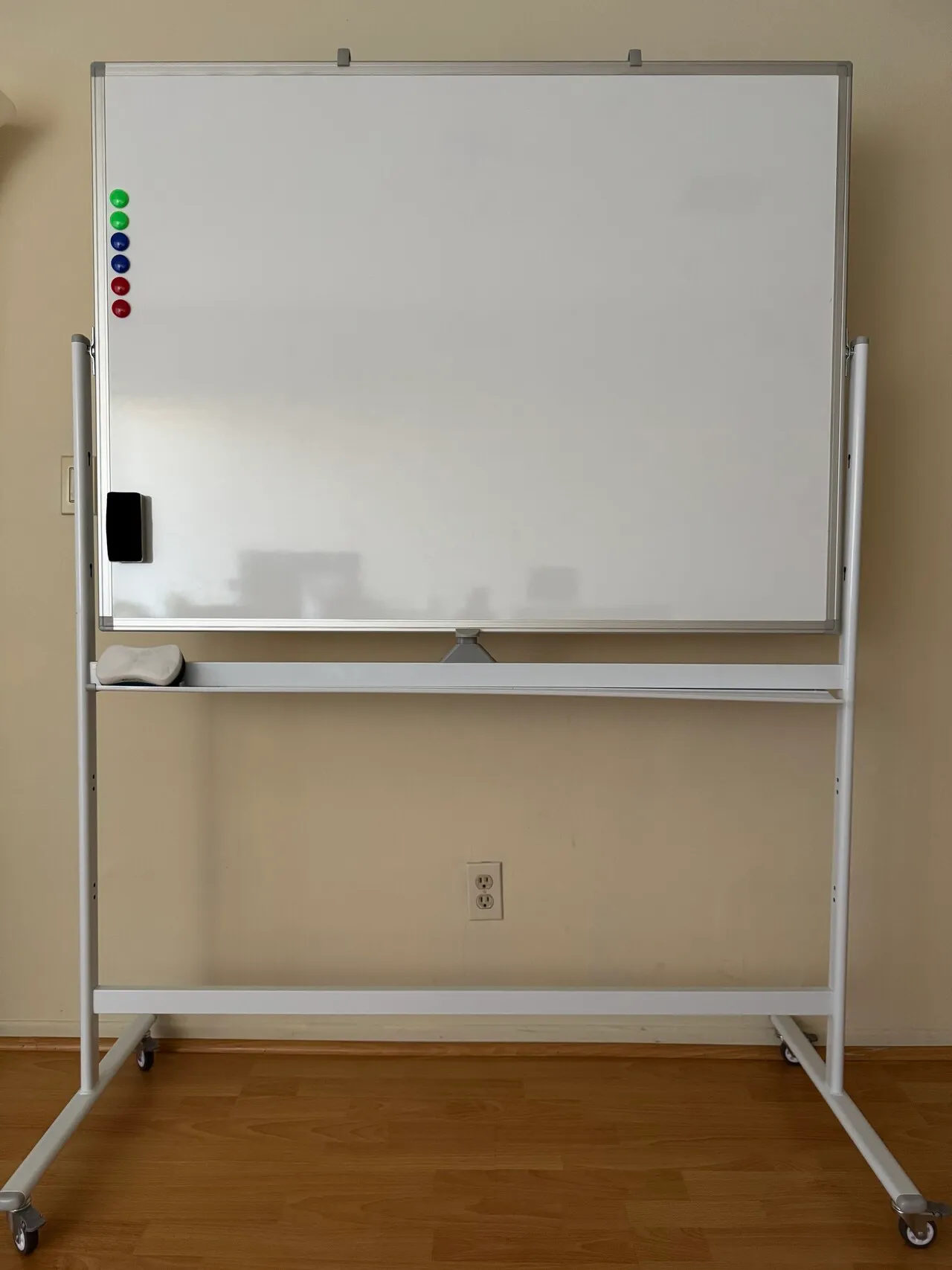 48x36 Mobile 양면 화이트보드 팝니다
					기타
					LA