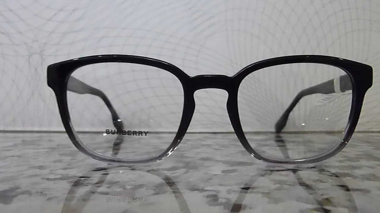 NEW-ITALY-BURBERRY-BLACK-안경테
					의류/패션
					Los Angeles