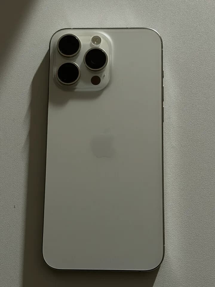 Unlocked 아이폰 15 Pro Max
					전자/가전
					Orange County