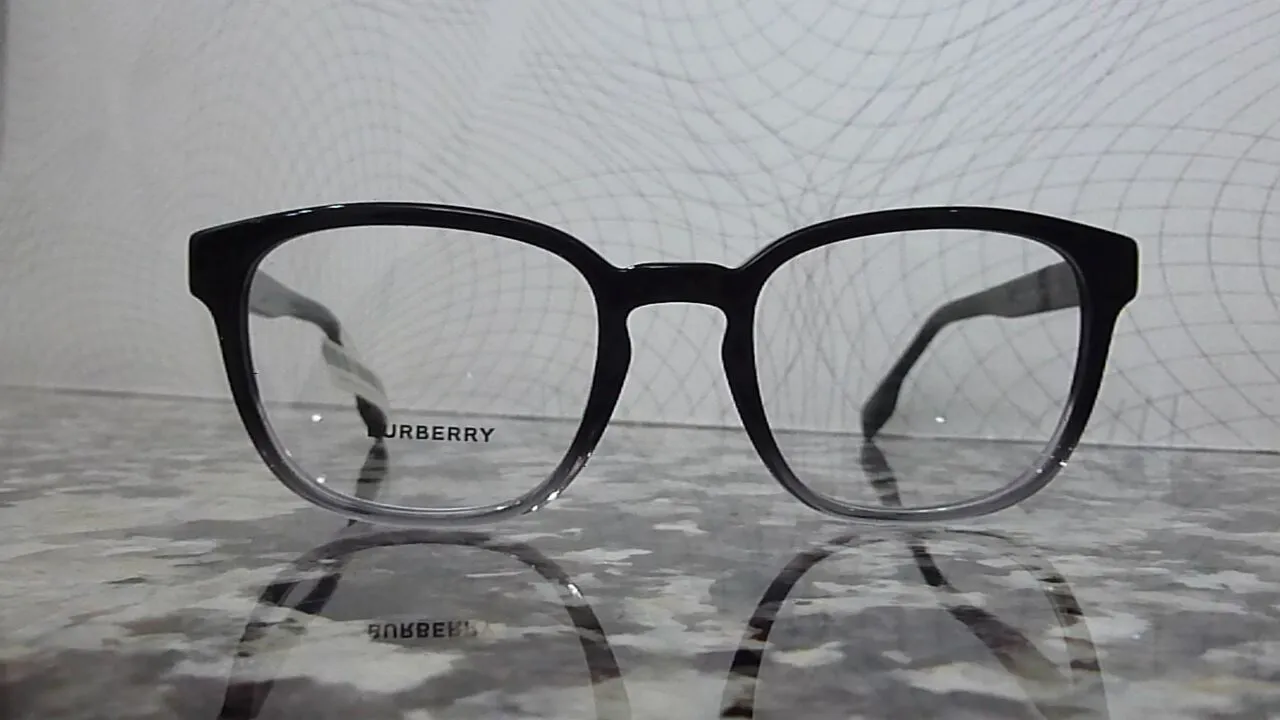 NEW-이태리-버버리-BLACK-CLEAR-안 경 테
					의류/패션
					Los Angeles