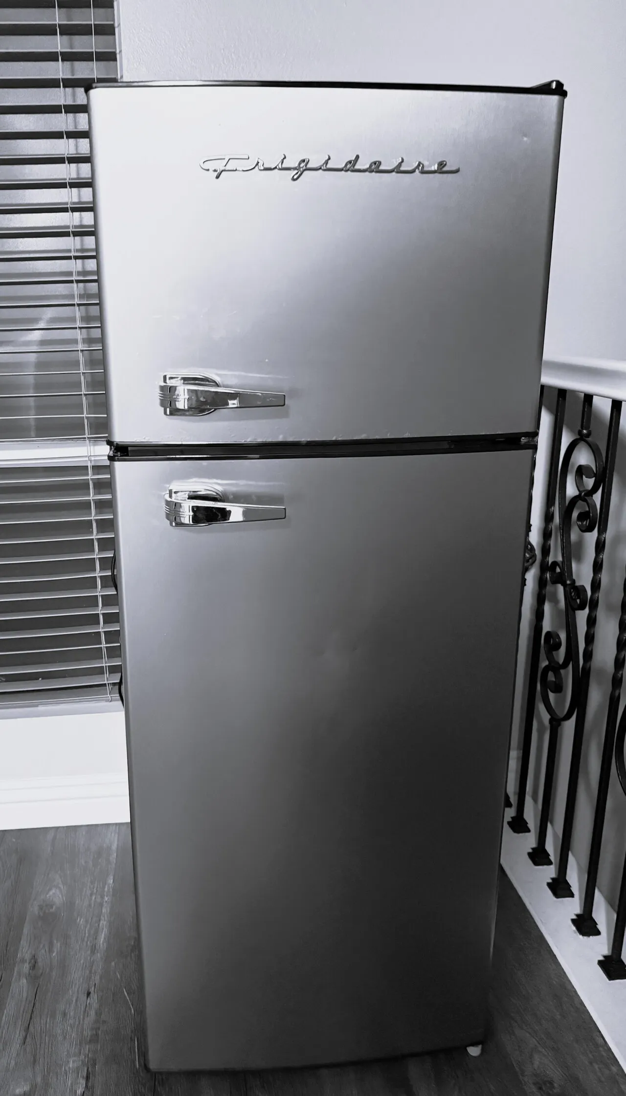 작은 냉장고
					전자/가전
					Fullerton