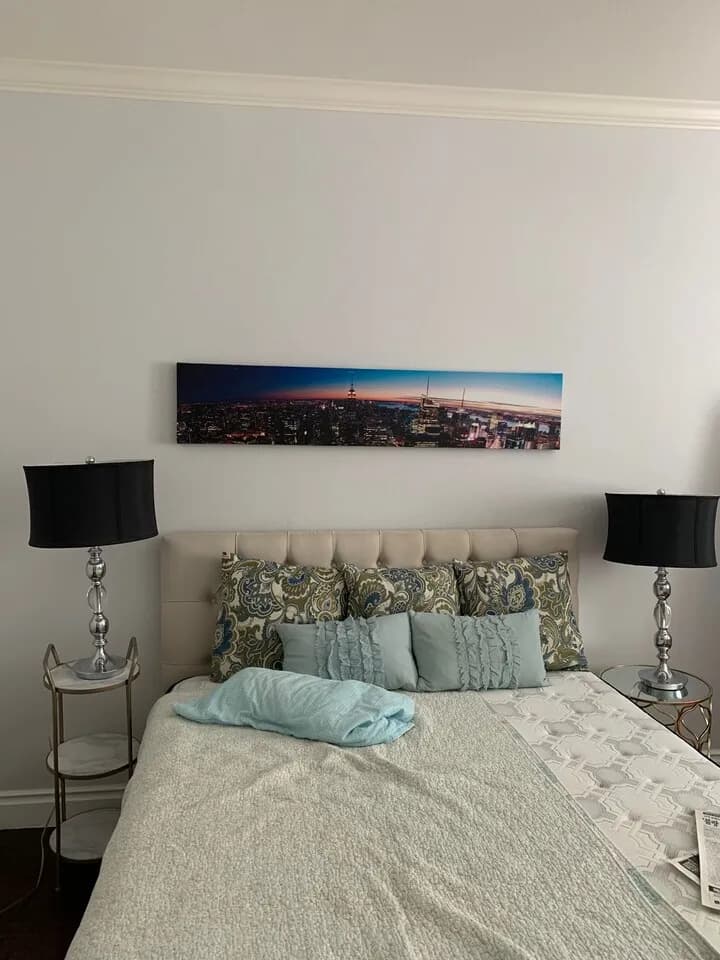 그림, 액자 , 10불 부터 35불까지 다양합니다
					무빙세일
					Los Angeles