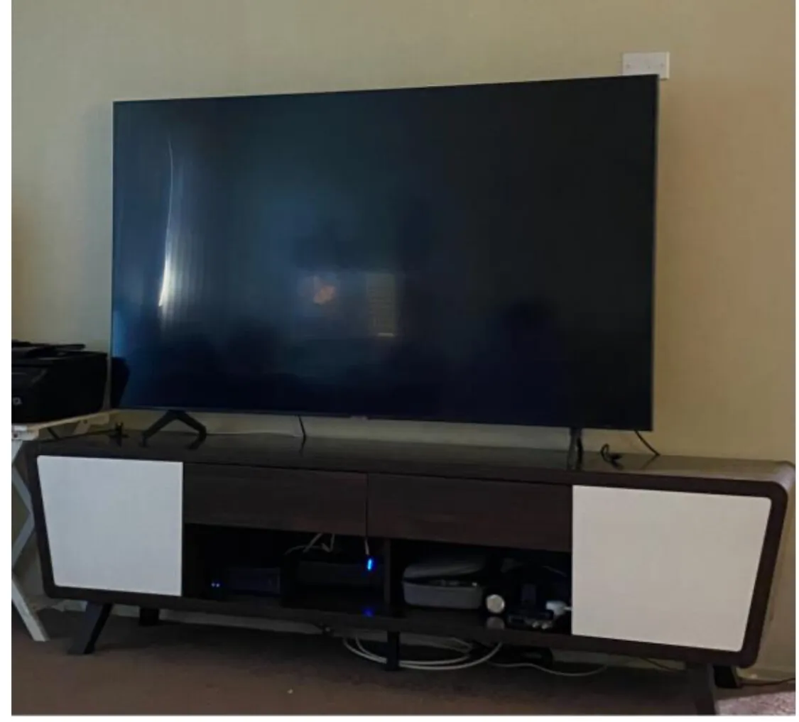 삼성 65인치 TV + TV 장식장
					전자/가전
					Los Angeles