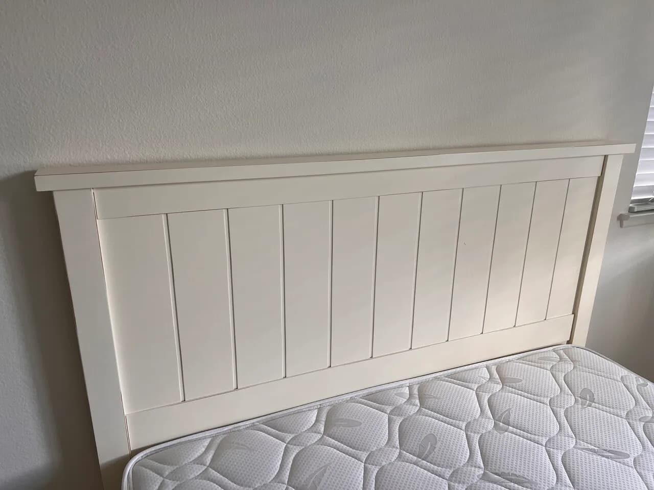 까사미아 퀸베드 / Ikea 벙크베드
					가구
					Irvine