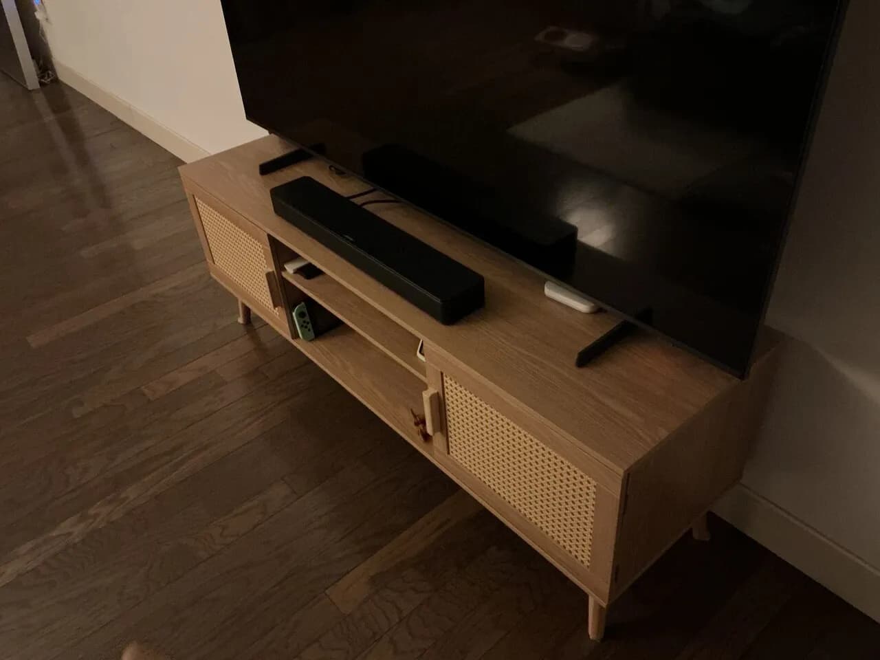 티비 테이블 팔아요
					가구
					Los Angeles