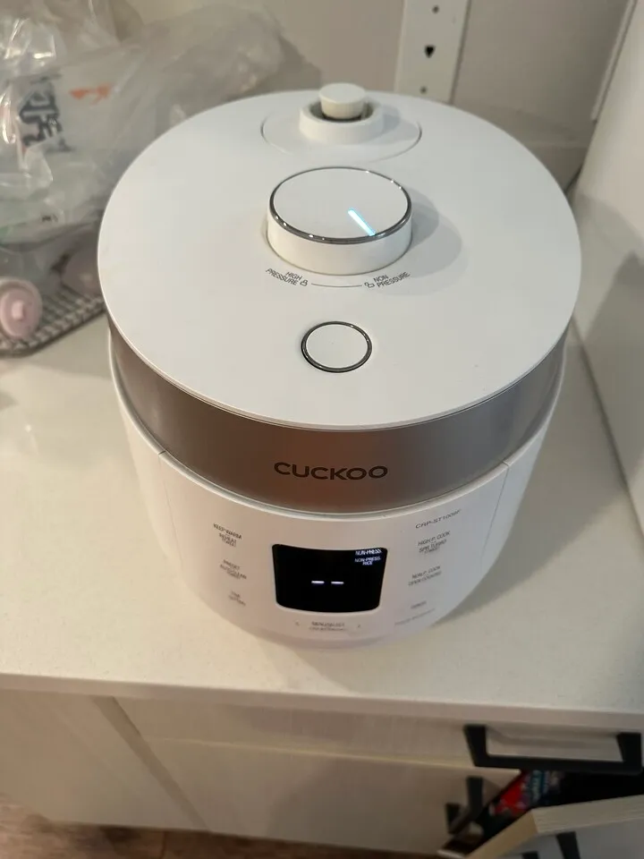쿠쿠 Cuckoo 전기밥솥 rice cooker 10인용(10cup)-가격인하!
					무빙세일
					Los Angeles