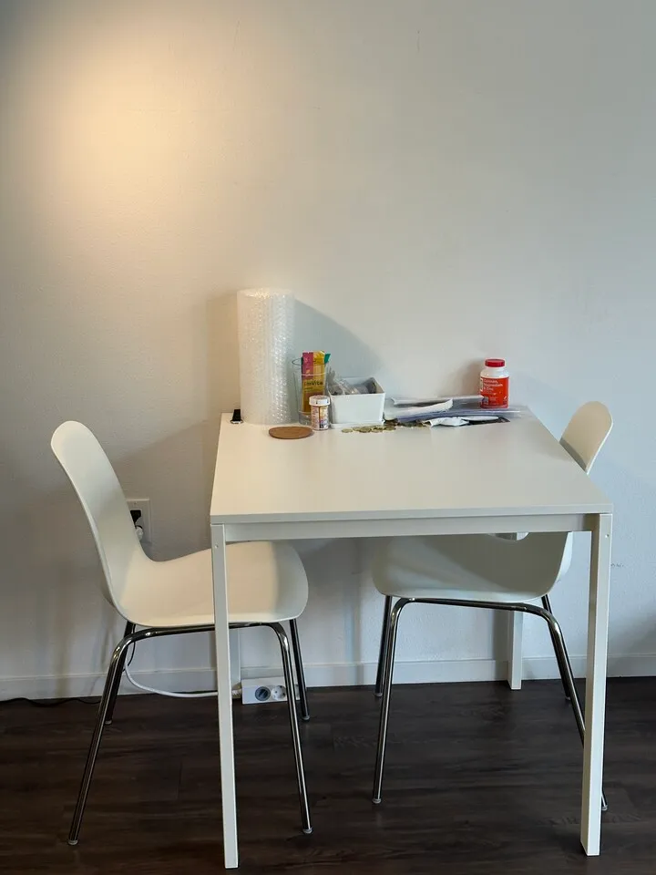 이케아 테이블+의자 2개 셋트 (1인 가구 추천)
					가구
					LA