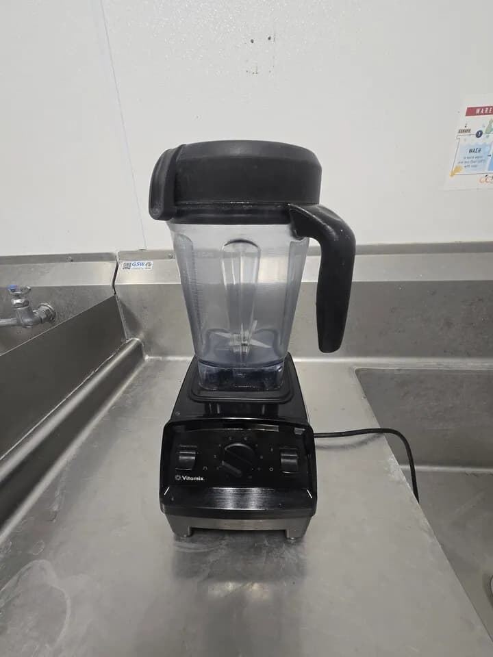 믹서기,샌드위치냉장고,냉장고,오븐 팝니다.
					기타
					OC