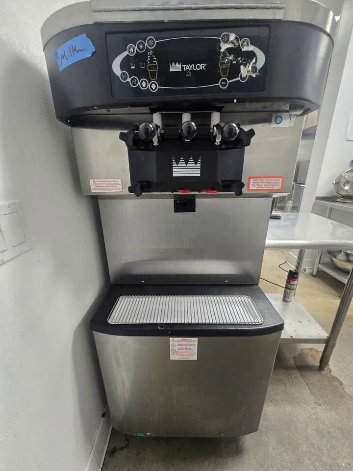 Taylor C717-27 아이스크림 머신 팝니다.
					기타
					OC
