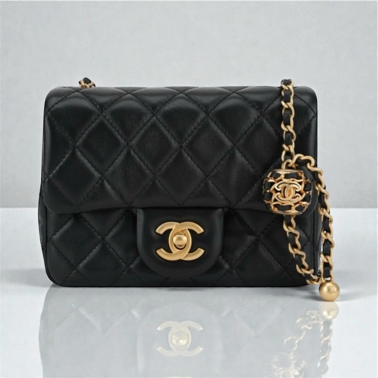 정품 샤넬 골드볼 쁘띠삭 펄크러쉬 미니 플랩백(새상품)
					의류/패션
					Los Angeles