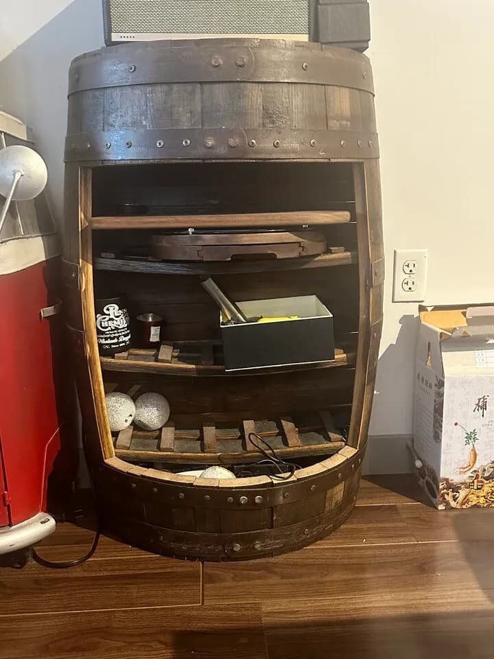 배럴 장식장
					무빙세일
					Los Angeles