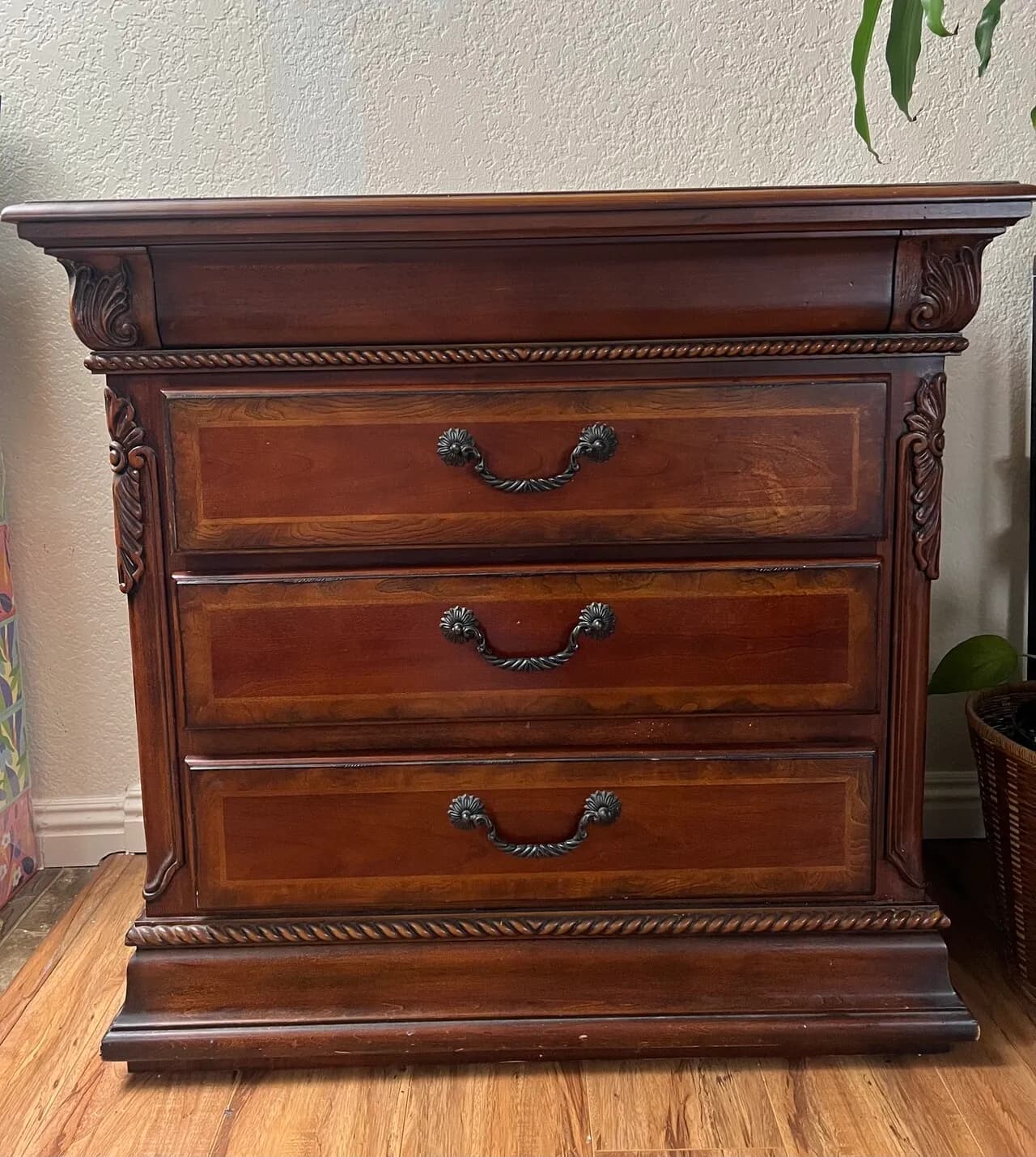 서랍장 팔아요
					무빙세일
					K-town, Los Angeles