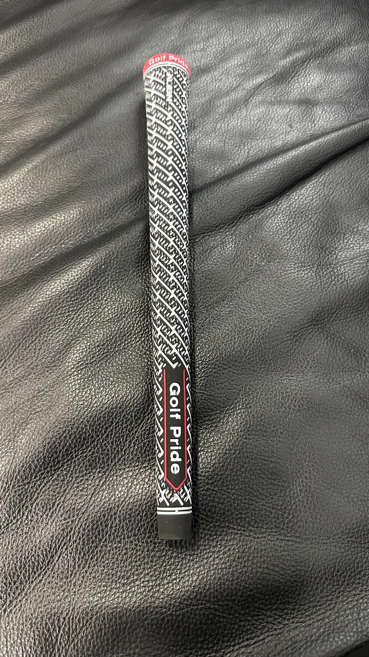 가격인하 - 한개 7불 골프 프라이드 ZGrip Cord ALIGN 그립 팝니다
					운동/건강
					La Oc