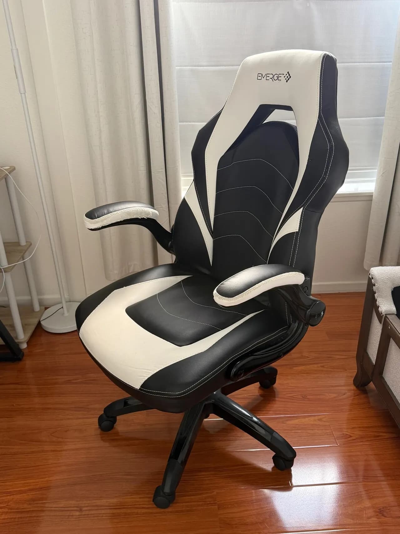 얼바인/알리소비에호 게이밍 체어
					가구
					Aliso Viejo (얼바인부근)