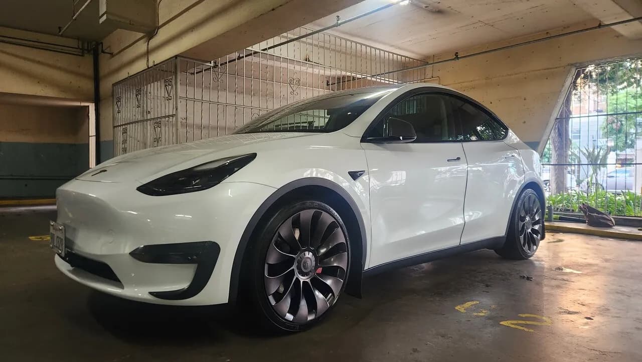 2023 Model Y performance
					기타
					Los Angeles