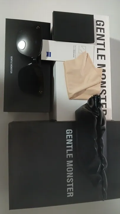 젠틀몬스터 선글라스 남여 공용 새상품
					의류/패션
					La Koreatown