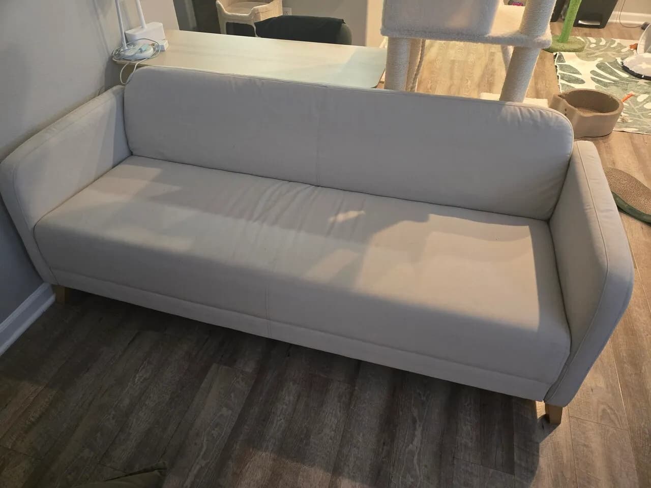 무빙세일 가구 전부 5불
					무빙세일
					Los Angeles