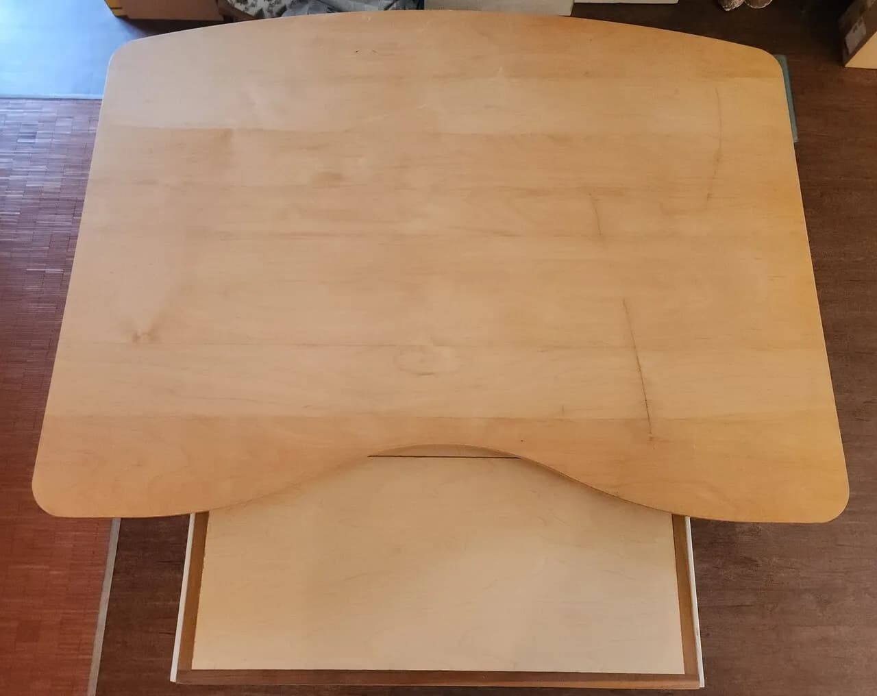 책상
					가구
					Los Angeles