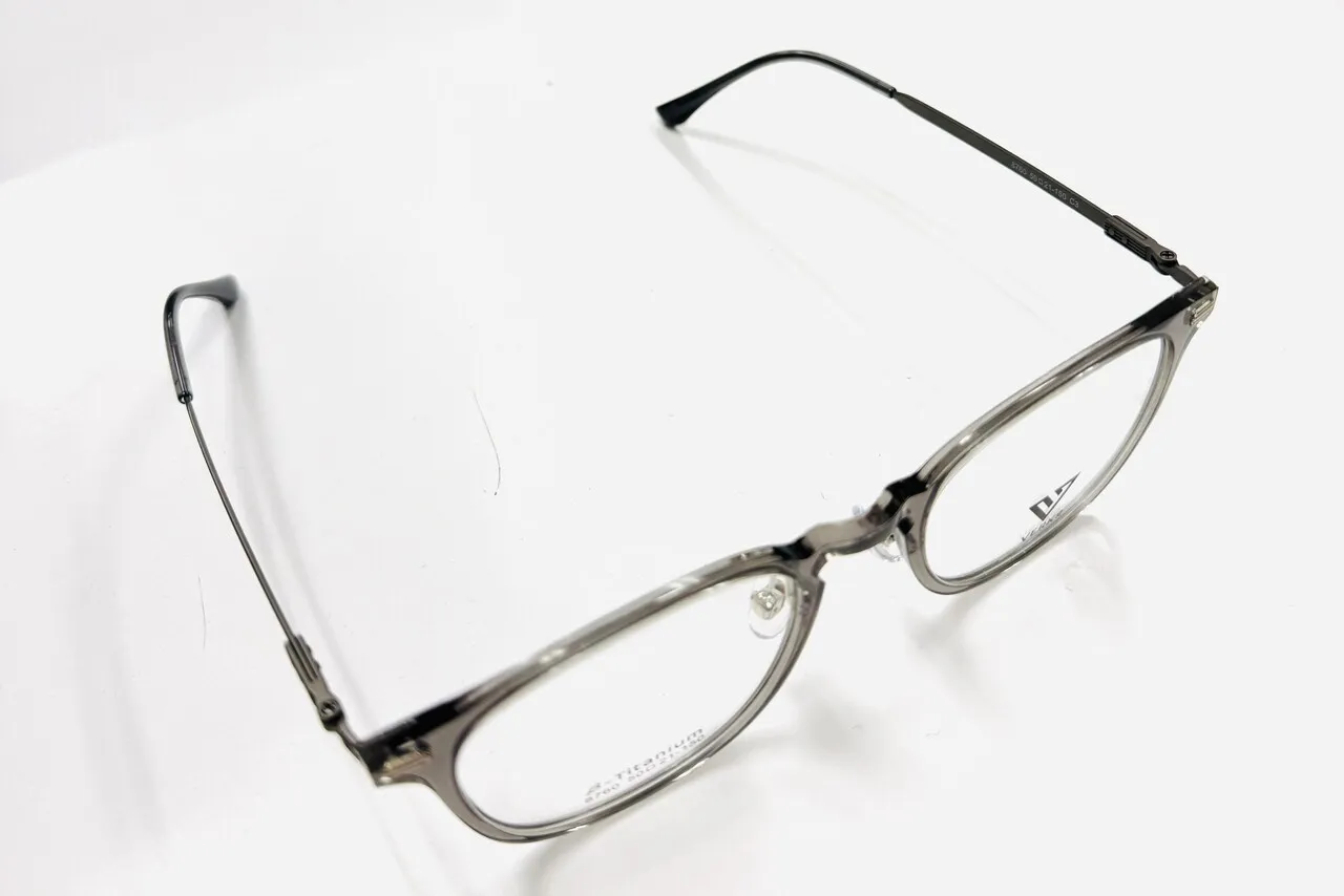 안경마을에서 안경을 저렴한 가격판매
					의류/패션
					Los Angeles