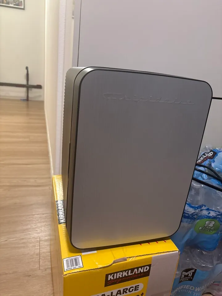 mini 냉장고
					전자/가전
					Los Angeles