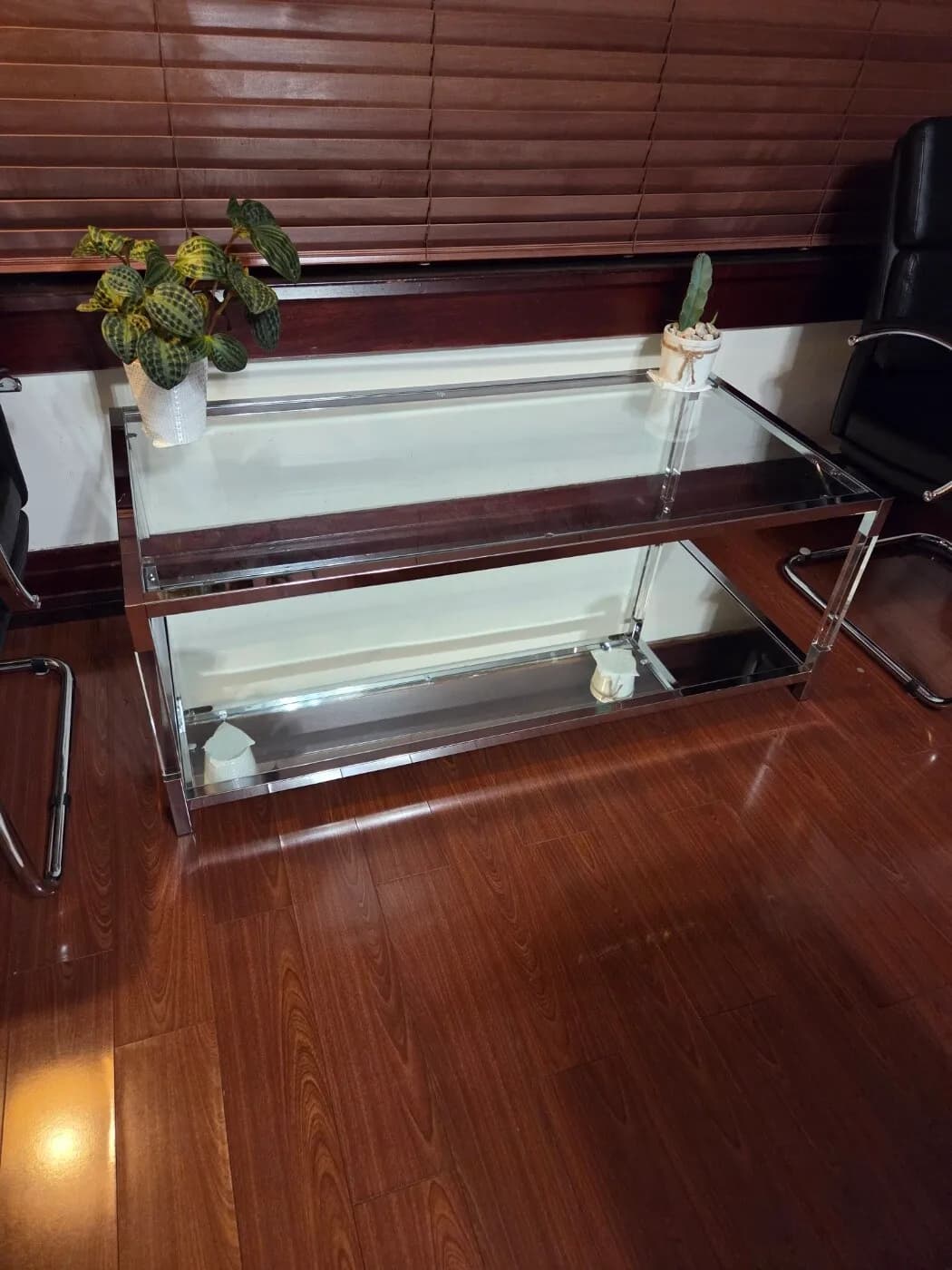 투명 유리 테이블
					무빙세일
					Los Angeles