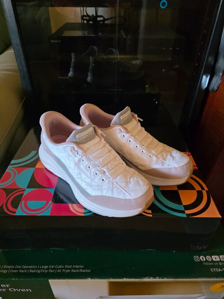 스케쳐 운동화
					운동/건강
					Buena Park