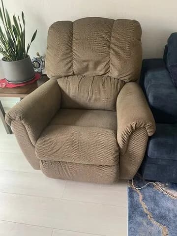 Recliner
					무빙세일
					Irvine
