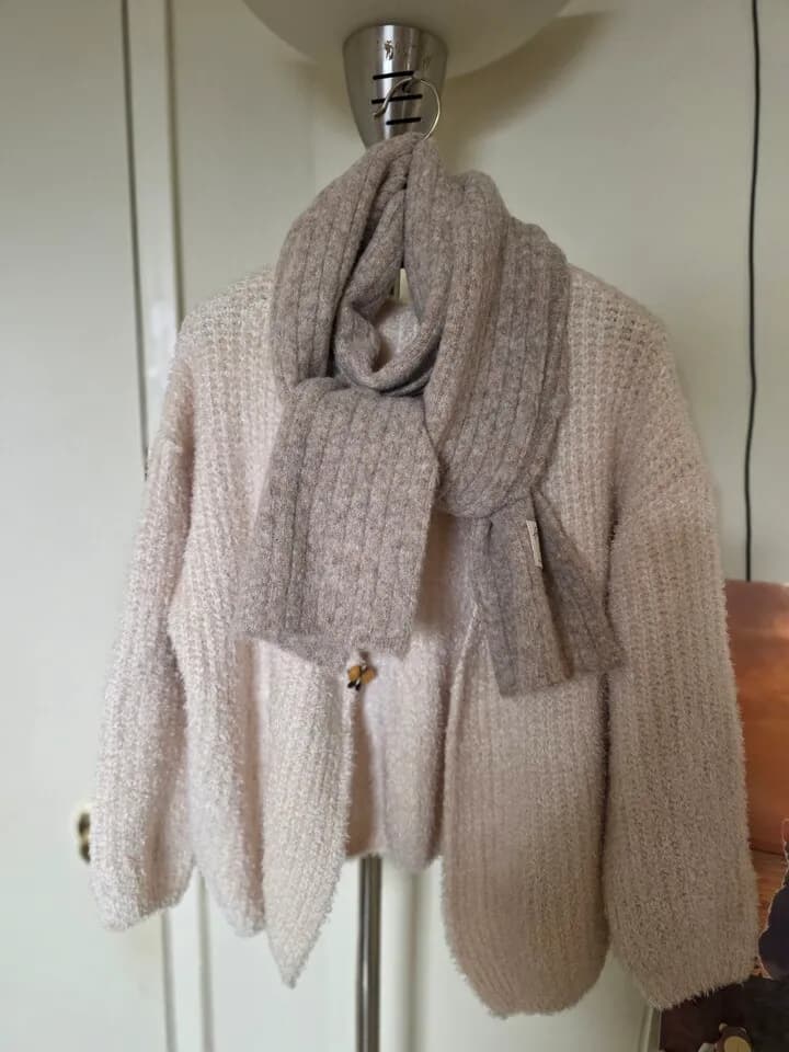 가디건 + 머플러
					의류/패션
					Buena Park